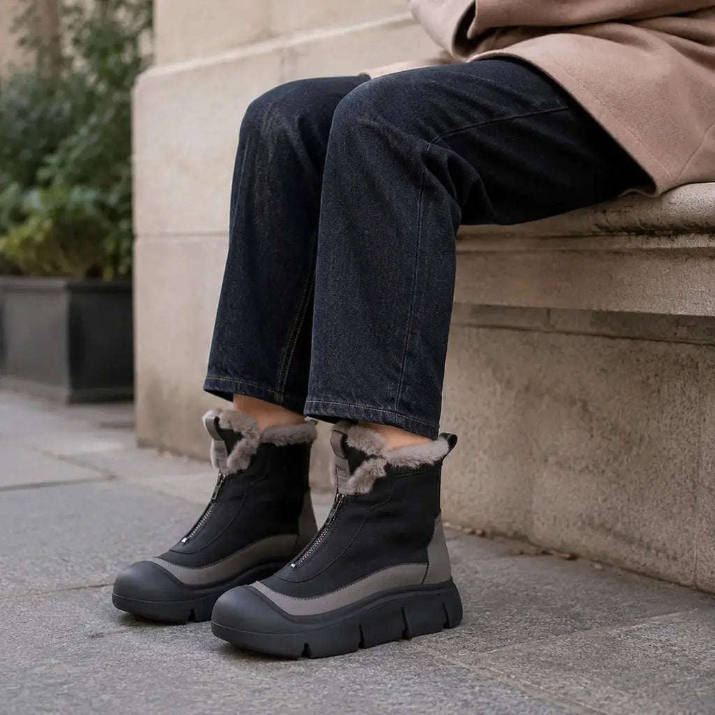 ARCTÉA bottines fourrées femme portées en position assise