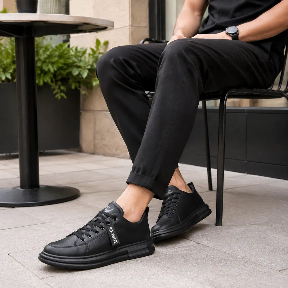 KALVEO chaussure confort homme noire portée au quotidien Image