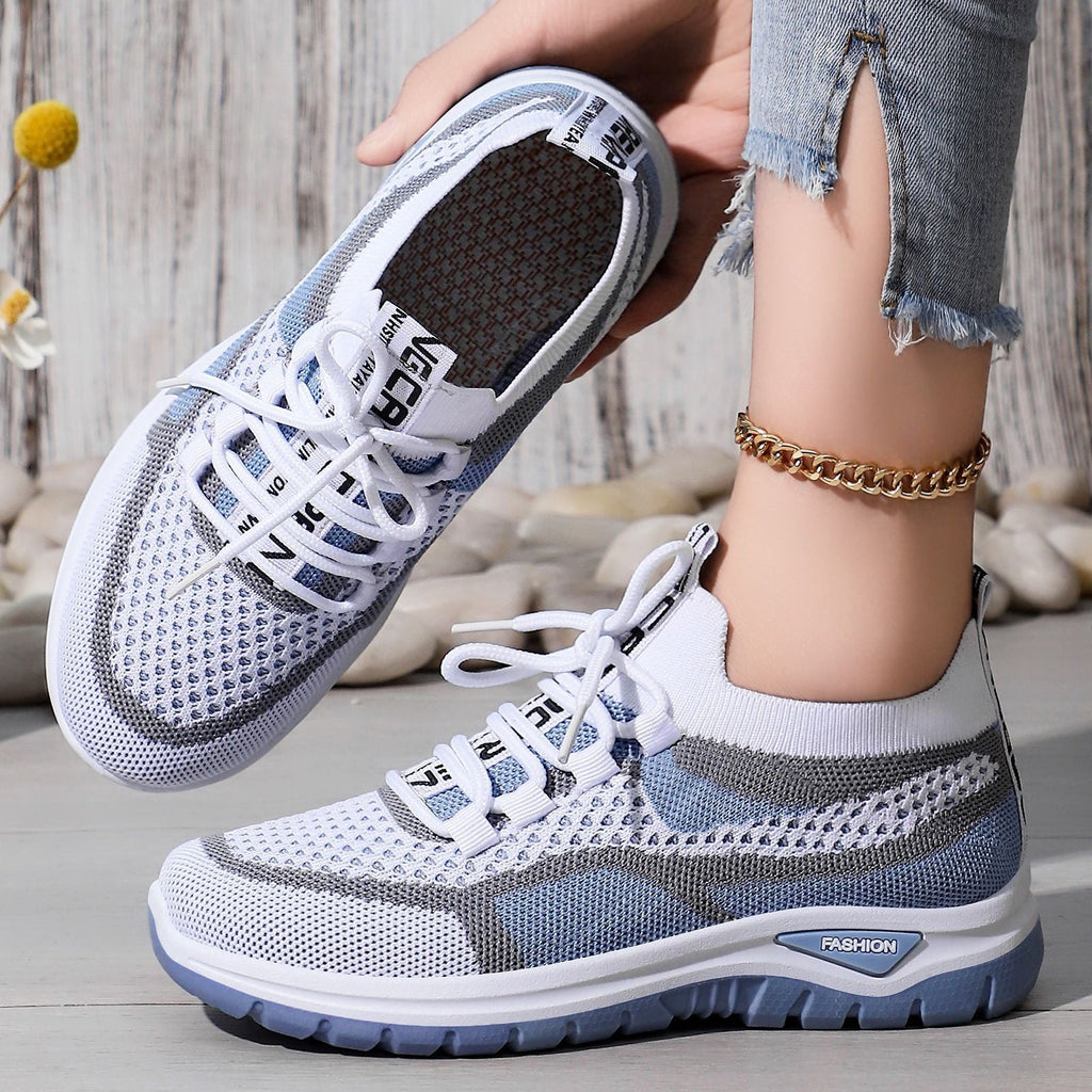 Baskets Orthopodys MISTRIA pour femme en maille respirante blanche et bleue avec semelle souple et laçage ajustable