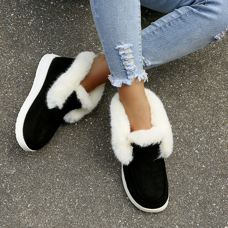 Boots fourrées noires DUVETTA par Orthopodys, marque exploitée par AIIBORI (SASU), avec col en peluche blanche et semelle