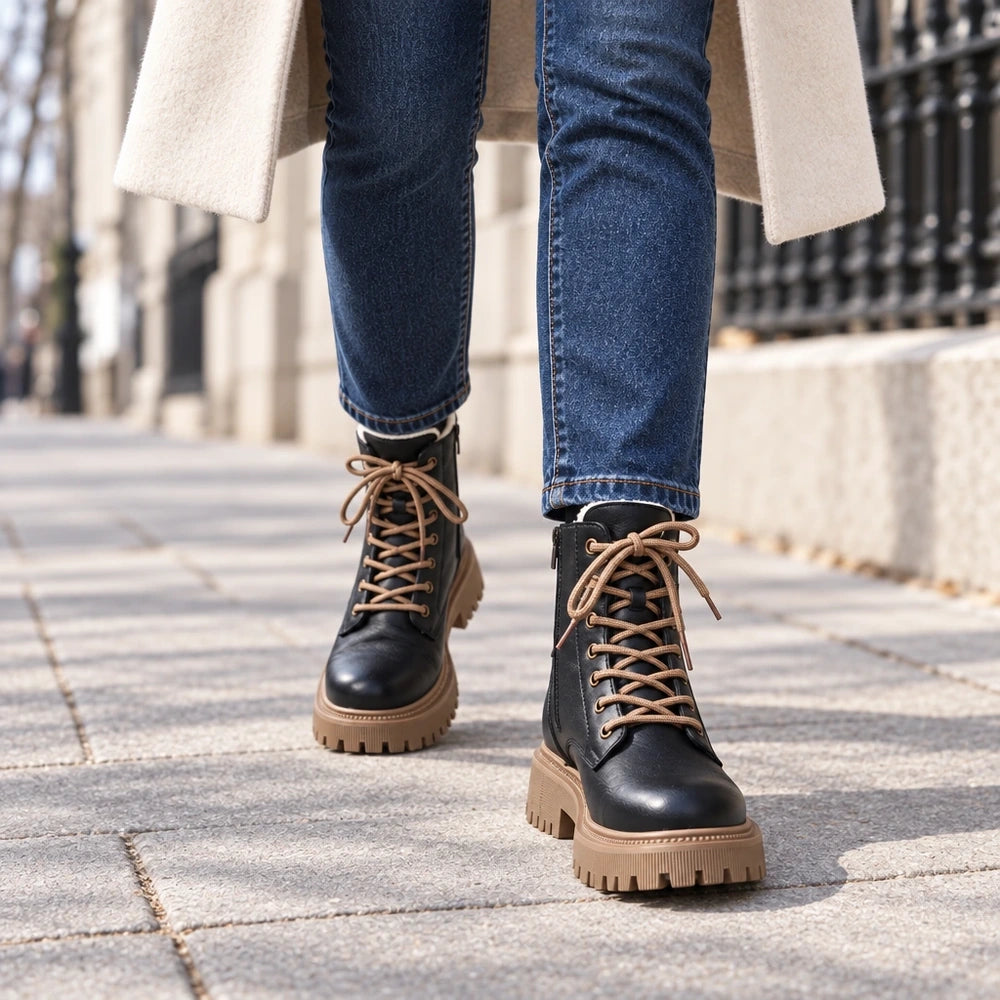Bottines KAIRYSA Orthopodys, marque exploitée par AIIBORI (SASU) noires à lacets et semelle plateforme crantée marron