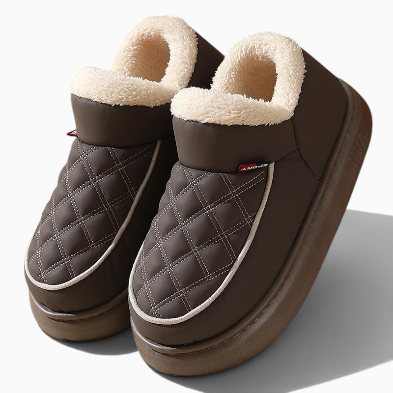 Chaussons d'intérieur Orthopodys, marque exploitée par AIIBORI (SASU), marron matelassés avec doublure polaire épaisse