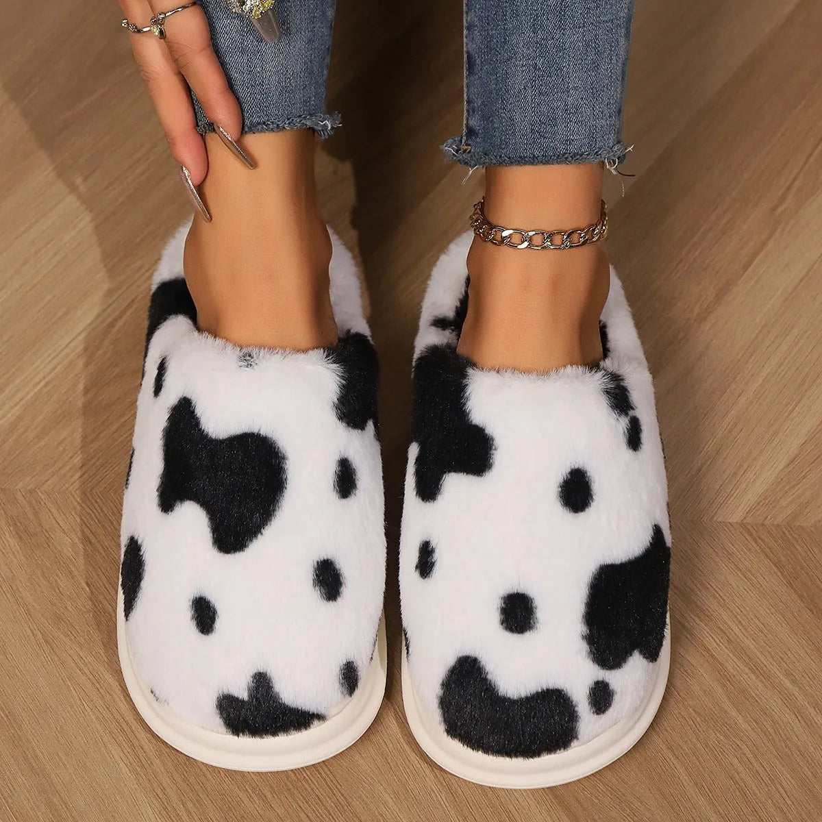 COWZY™ - Chausson Vache Femme – Chaleur & Confort Cocooning Image