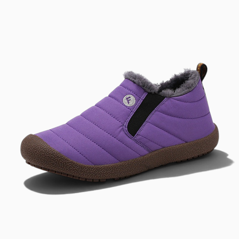 Chaussure fourrée homme Orthopodys, marque exploitée par AIIBORI (SASU), violette en textile matelassé avec semelle TPR