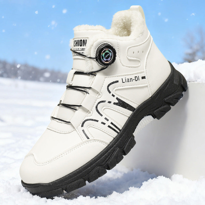 Chaussure hiver homme Orthopodys KELVOR blanche montante fourrée avec système de serrage rapide par molette sur la neige