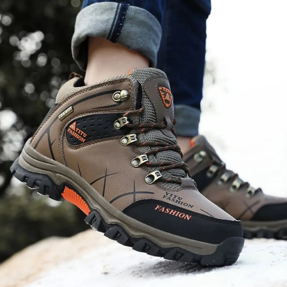 TRAILGUARD™ - Chaussure randonnée antidérapante – Confort, Sécurité & Performance Image