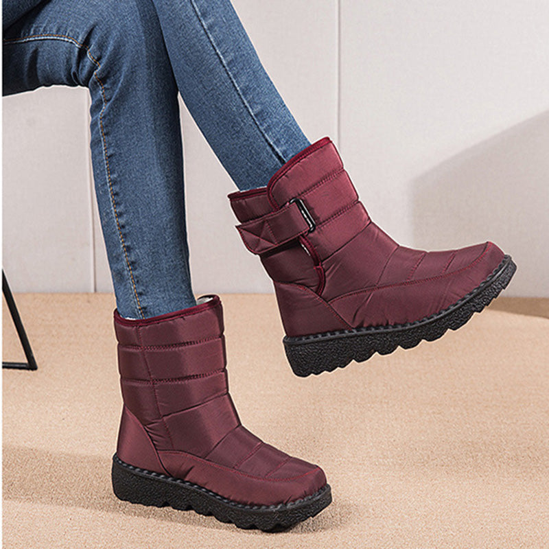 Boots de neige femme rouges FRIMORA par Orthopodys marque exploitée par AIIBORI avec sangle réglable et semelle épaisse