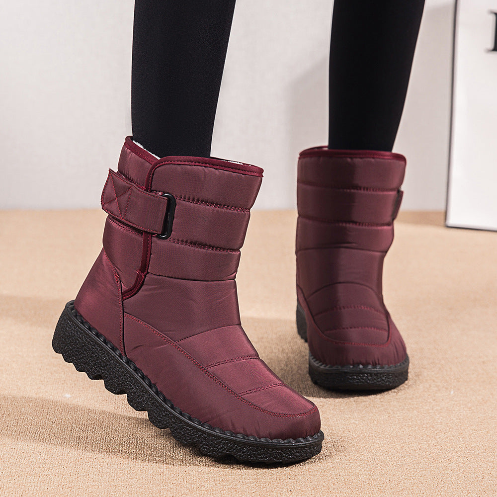 Boots de neige femme rouges FRIMORA par Orthopodys marque exploitée par AIIBORI avec sangle réglable et semelle épaisse