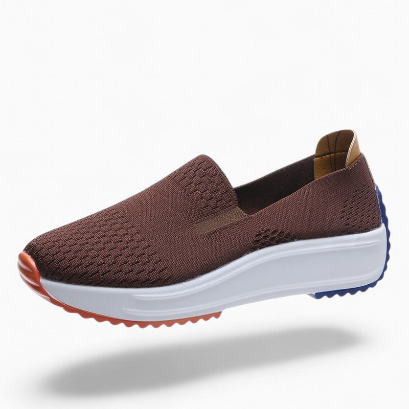 Basket compensée Orthopodys marron sans lacets en maille textile avec semelle blanche et détails colorés