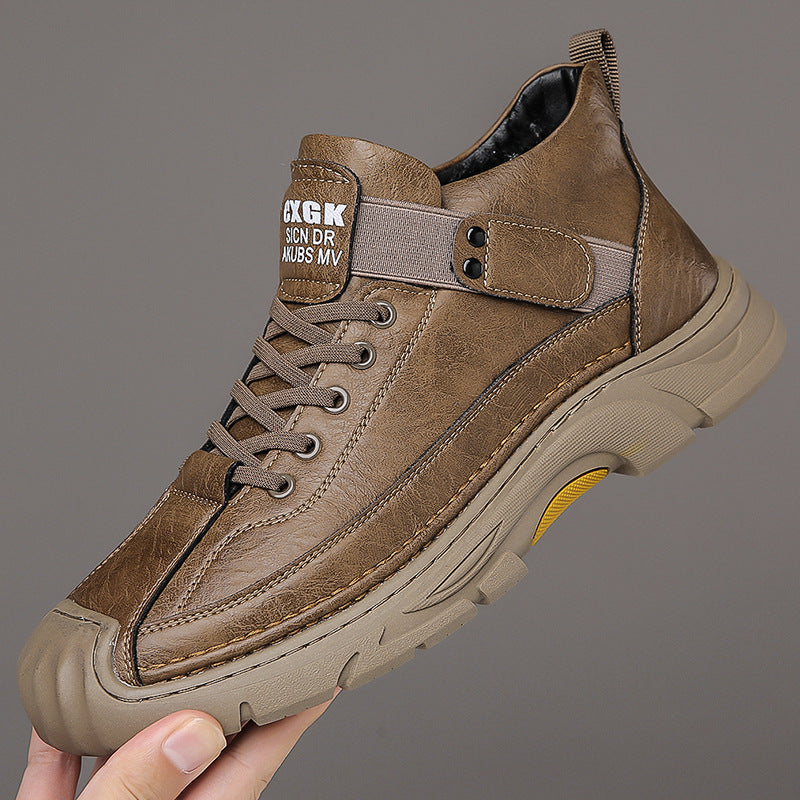 Bottes homme en cuir marron Orthopodys, marque exploitée par AIIBORI (SASU), avec doublure polaire et semelle épaisse.