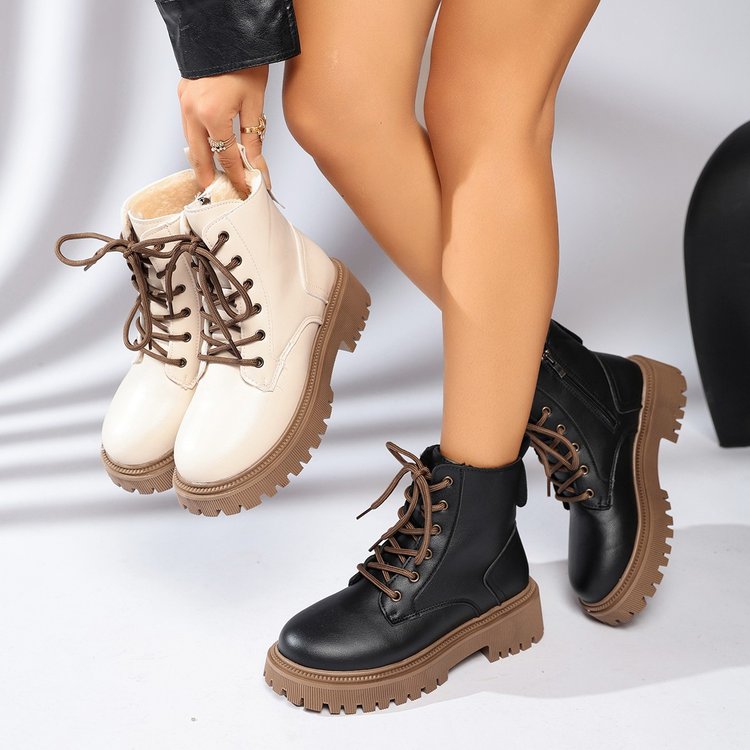 Bottines à lacets Orthopodys marque exploitée par AIIBORI (SASU) avec semelle plateforme crantée en gomme, coloris noir et beige