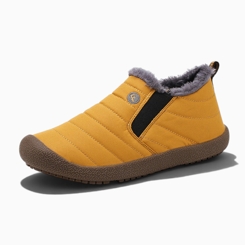 Chaussure fourrée homme Orthopodys, marque exploitée par AIIBORI (SASU), jaune matelassée avec doublure en fausse fourrure