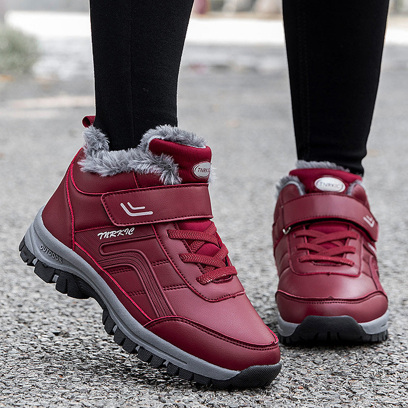 Chaussures fourrées femme Orthopodys, marque exploitée par AIIBORI (SASU), rouge bordeaux avec velcro et doublure polaire
