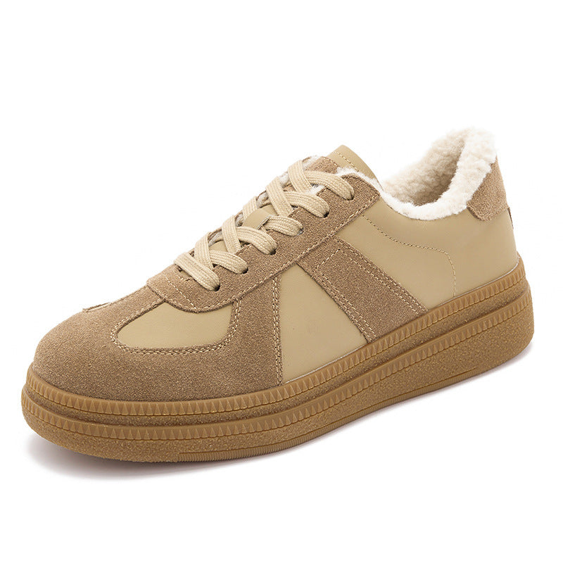 Chaussures femme hiver Orthopodys, marque exploitée par AIIBORI (SASU), beige en suédine avec doublure polaire chaude.