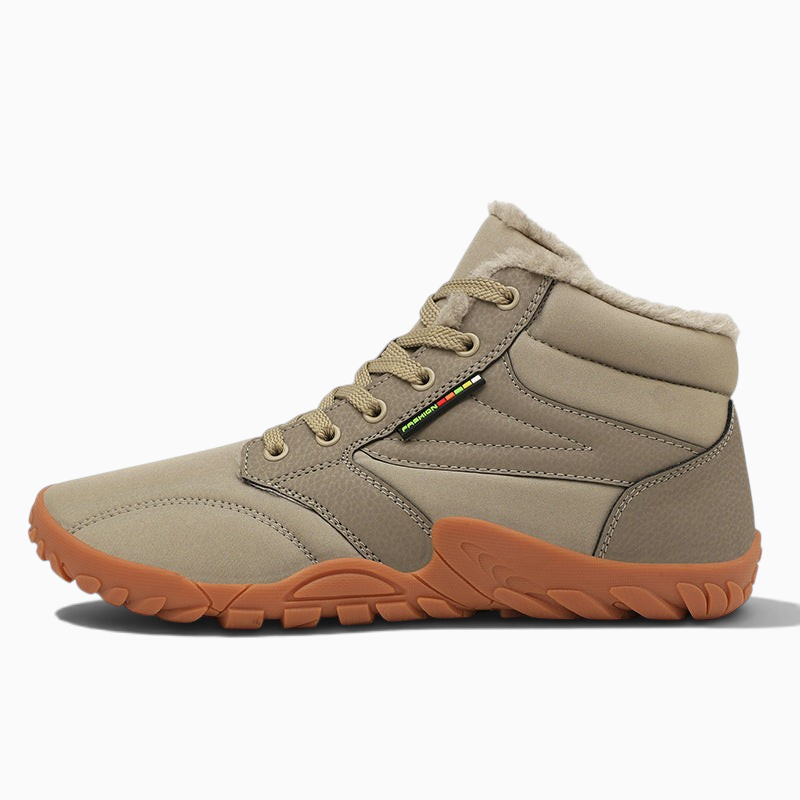 Chaussures neige homme Orthopodys, marque exploitée par AIIBORI (SASU), couleur sable, tige déperlante et doublure peluche