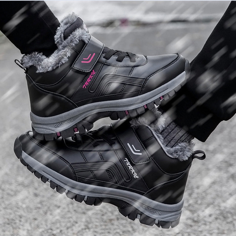 Chaussures fourrées femme Orthopodys, marque exploitée par AIIBORI (SASU), noires avec velcro et doublure polaire