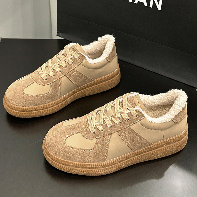 Chaussures femme hiver Orthopodys, marque exploitée par AIIBORI (SASU), beige en suédine avec doublure polaire chaude.