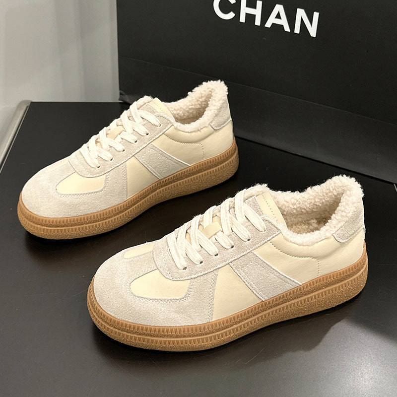 Chaussures femme hiver BRUMALIS™ par Orthopodys, marque exploitée par AIIBORI (SASU), en suédine beige avec doublure polaire