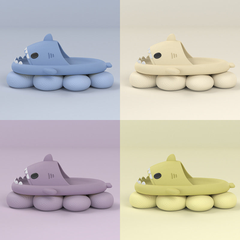 Claquettes requin Orthopodys, marque exploitée par AIIBORI (SASU), en EVA souple disponibles en plusieurs coloris pastel