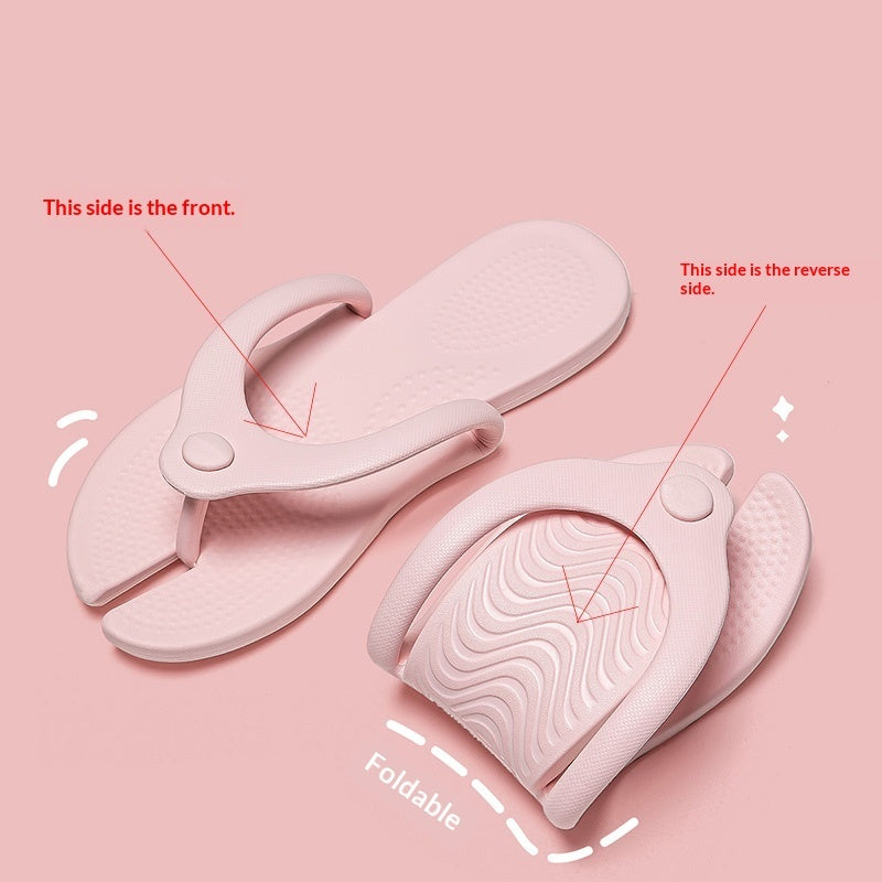 Tong pliable rose NOMADYS™ par Orthopodys, marque exploitée par AIIBORI (SASU), en EVA souple pour le voyage.