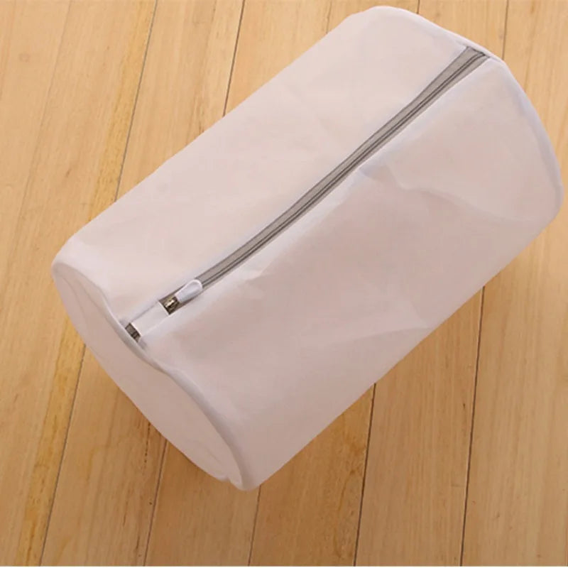 Sac de lavage cylindrique blanc en maille polyester Orthopodys pour chaussures avec fermeture éclair latérale