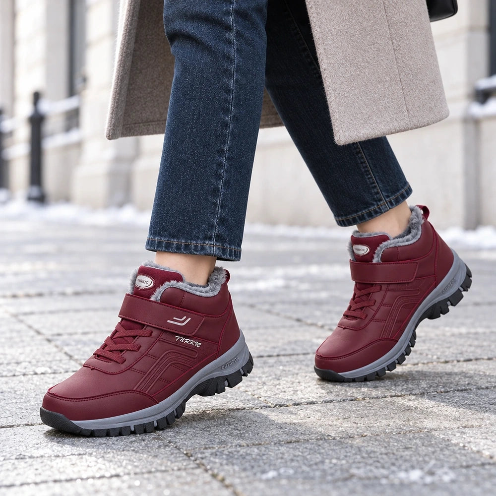 Chaussures fourrées femme SOLVANE magenta portées en ville en hiver Image